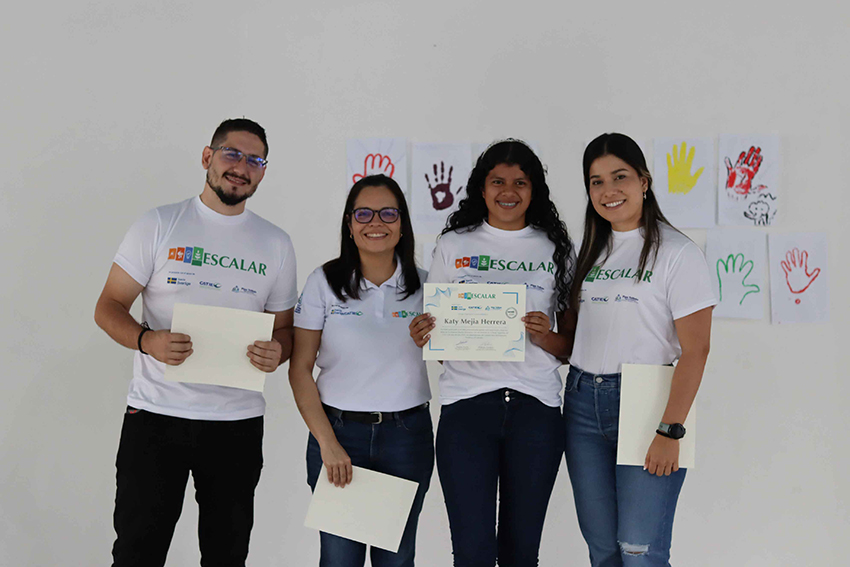 Katia Valdéz, AMUCAFE, Honduras y equipo de Agronegocios Sostenibles ESCALAR – CATIE, taller de nivelación Esquipulas, Guatemala. 
