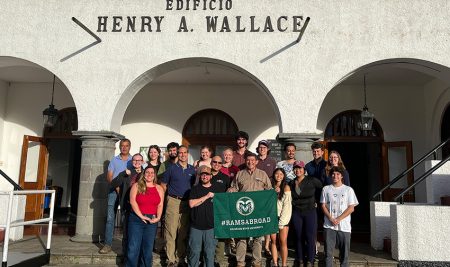 Estudiantes de la Universidad Estatal de Colorado visitan el CATIE