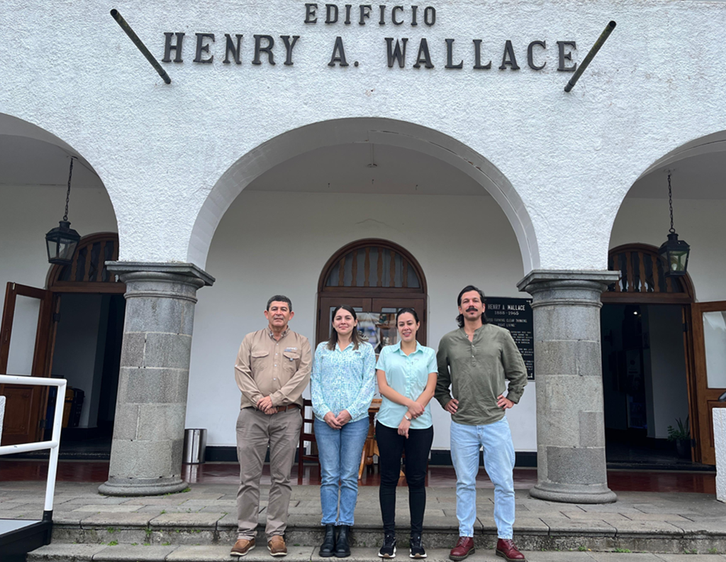 Reunión con PROCOMER en campus del CATIE en Turrialba.