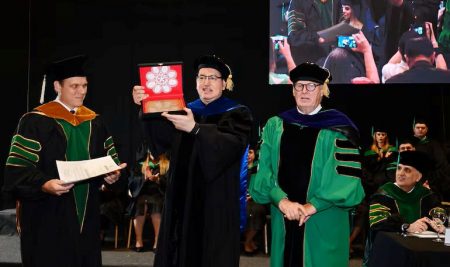 Otorgan Doctor Honoris Causa a graduado del CATIE en Paraguay